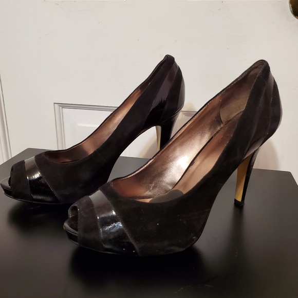 Womens size 11 heels - Picture 3 of 3
